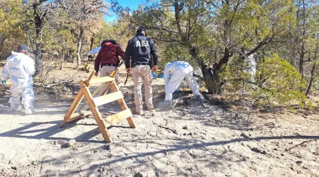 Actualiza FGE cuerpos hallados en fosas clandestinas en Casas Grandes; suman 33