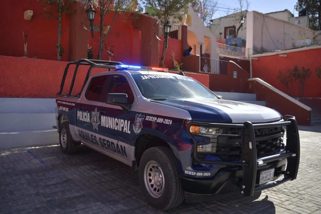 Entrega SSPE equipamiento y unidad al Municipio de Aquiles Serdán