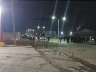 Migrantes incendian campamento para evitar el desalojo tras denuncia de la dueña del terreno