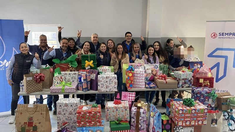 Voluntariado de Fundación Sempra Infraestructura celebra el Día de Reyes en la Casa Hogar Palabra de Vida