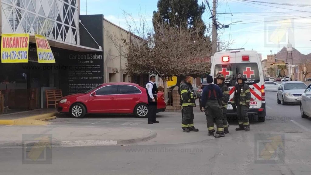 Hombre se electrocuta al realizar trabajos de soldadura en una taquería