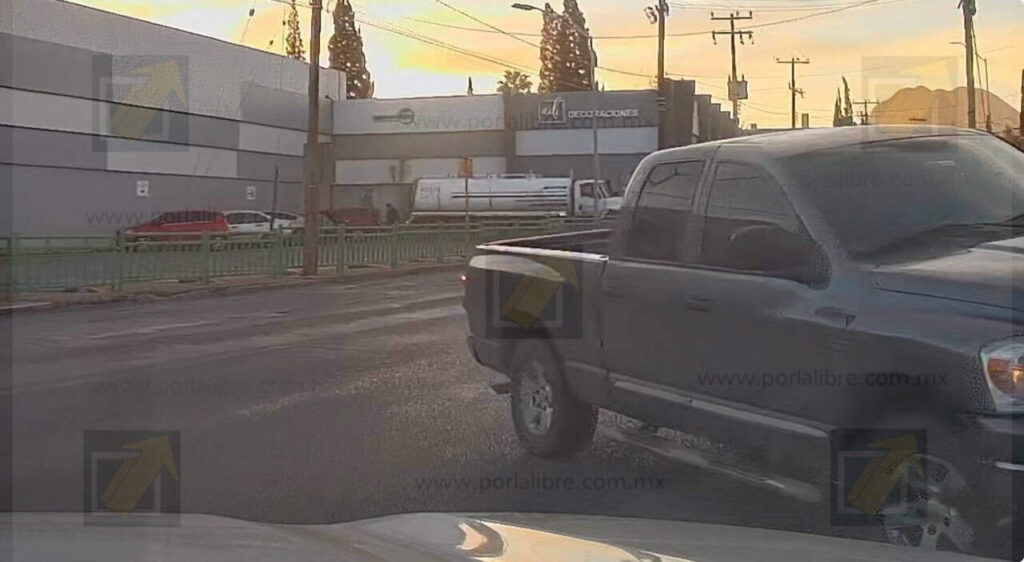 Irresponsable a punto de provocar encontronazo frontal con una familia