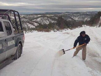 Continúan 35 tramos carreteros cerrados por hielo y nevadas