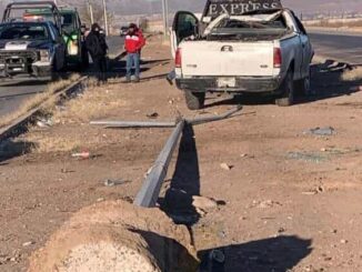Se registran choques y una volcadura por congelamiento en la avenida Equus; generan caos vehicular