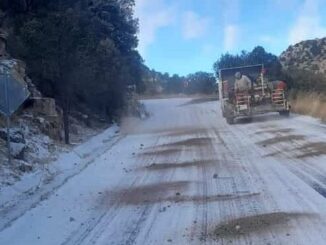 Trabajan para prevenir el congelamiento de carreteras y avenidas en el estado