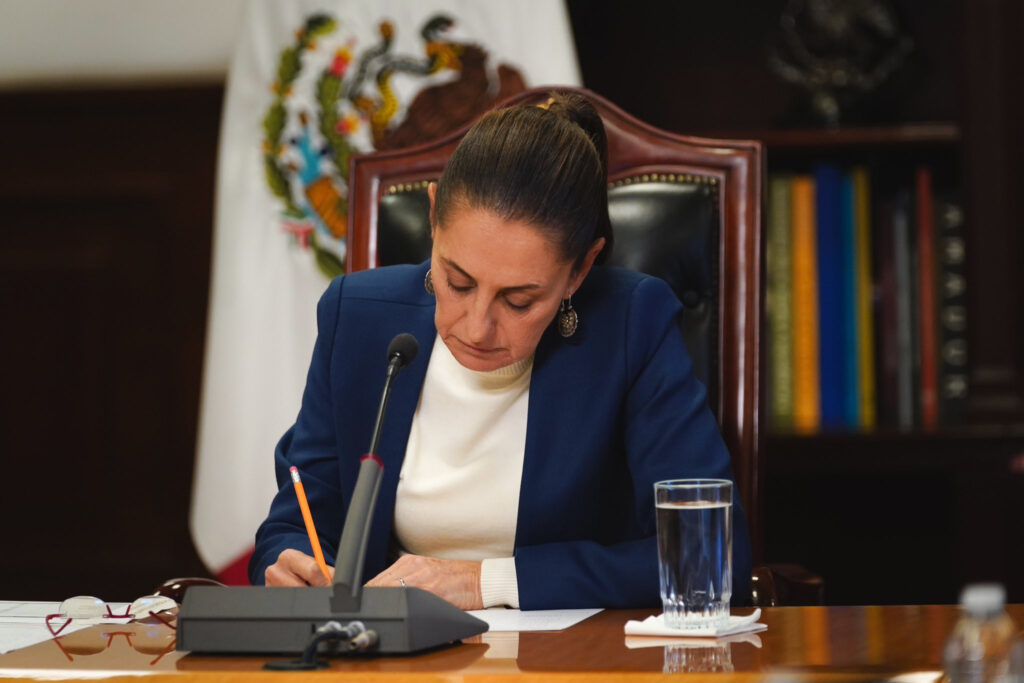 Gobierno federal realiza colocación histórica de bonos por 8,500 millones de dólares