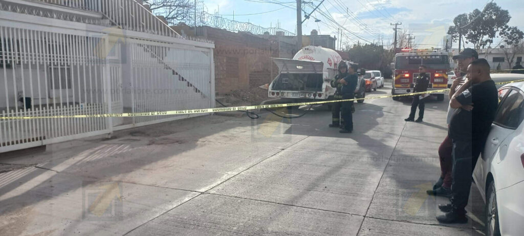 Explosión por acumulación de gas en la colonia Villa deja a un trabajador lesionado