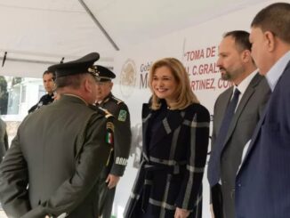 Maru Campos asiste a la toma de protesta del nuevo comandante de la 42 Zona Militar
