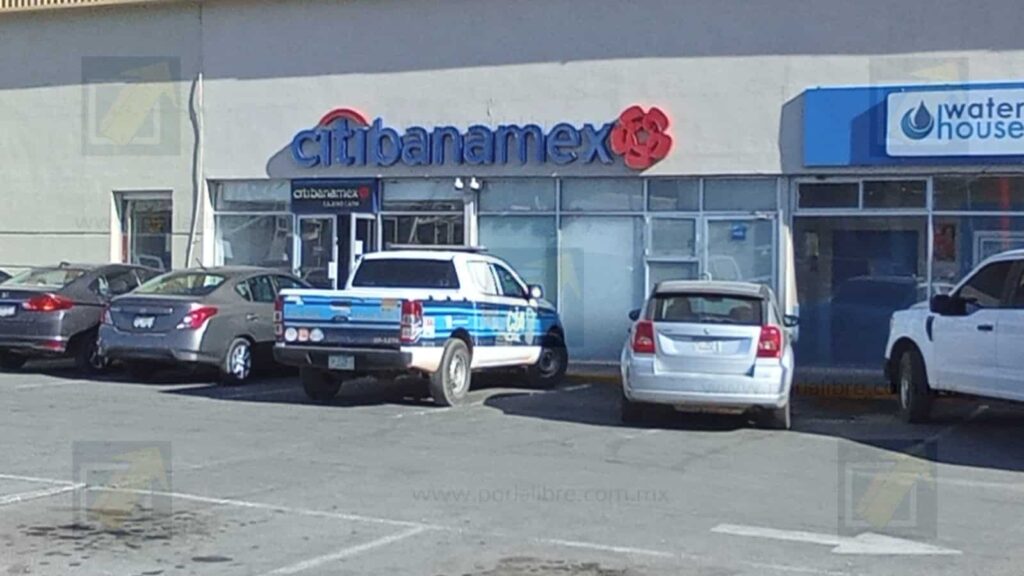 Detienen a pareja como probable responsable del robo con violencia a banco esta mañana