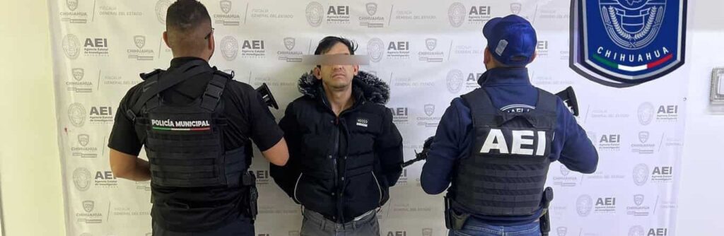 En cateo detienen a hombre por posesión de arma de fuego