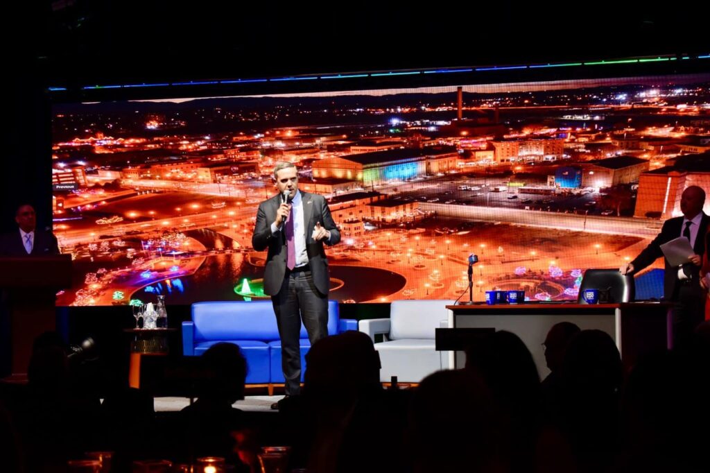 Se reúnen representantes de Chihuahua Capital y Pueblo Colorado, para fortalecer colaboración como Ciudades Hermanas
