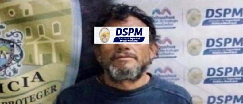 Policías municipales recuperan en horas taxi robado y detienen a conductor