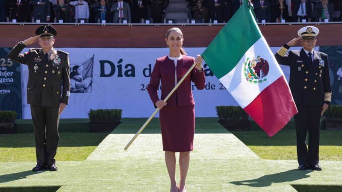 sheinbaum-reivindica-la-soberania-y-a-los-migrantes-en-el-dia-de-la-bandera.jpg Sheinbaum reivindica la soberanía y a los migrantes en el Día de la Bandera