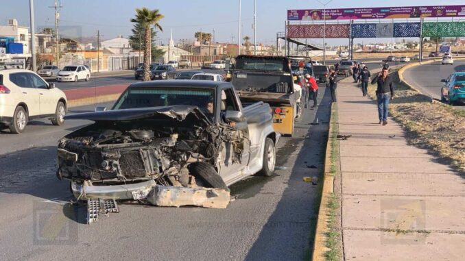 choque-multiple-en-periferico-de-la-juventud-deja-dos-lesionados-y-caos-vial.jpeg Choque múltiple en periférico de la Juventud deja dos lesionados y caos vial