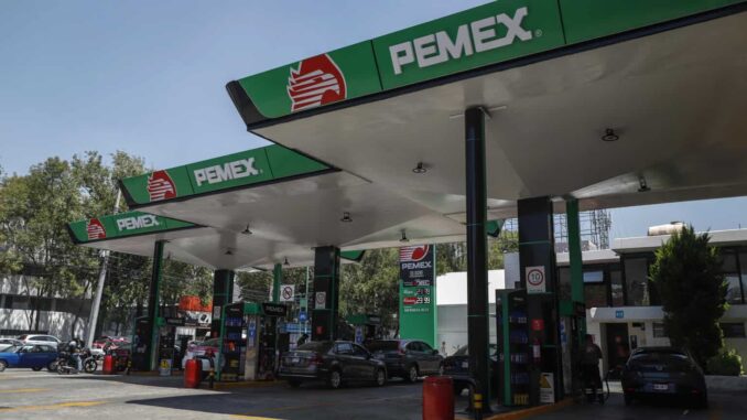 Sheinbaum espera que acuerdo para topar gasolina magna sea permanente