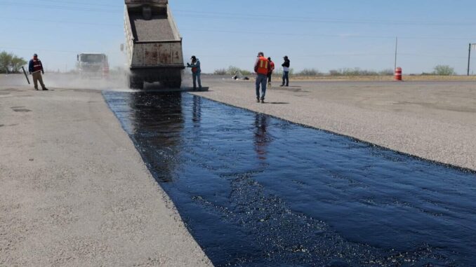 arranca-el-riego-de-sello-en-la-carretera-a-las-cuevas-para-mejorar-la-conectividad-rural.jpeg Arranca el riego de sello en la carretera a Las Cuevas para mejorar la conectividad rural
