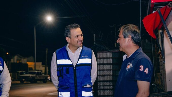 recorre-alcalde-bonilla-calles-del-cerro-de-la-cruz-para-verificar-funcionamiento-de-lamparas-led.jpeg Recorre alcalde Bonilla calles del Cerro de la Cruz para verificar funcionamiento de lámparas LED