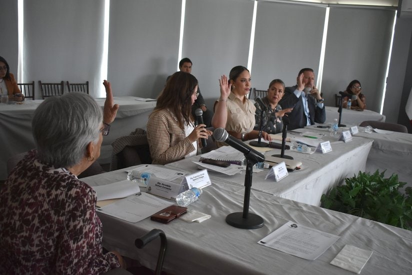 Trabaja Congreso en iniciativas sobre diabetes infantil, derechos de las mujeres en el parto y atención a adultos mayores