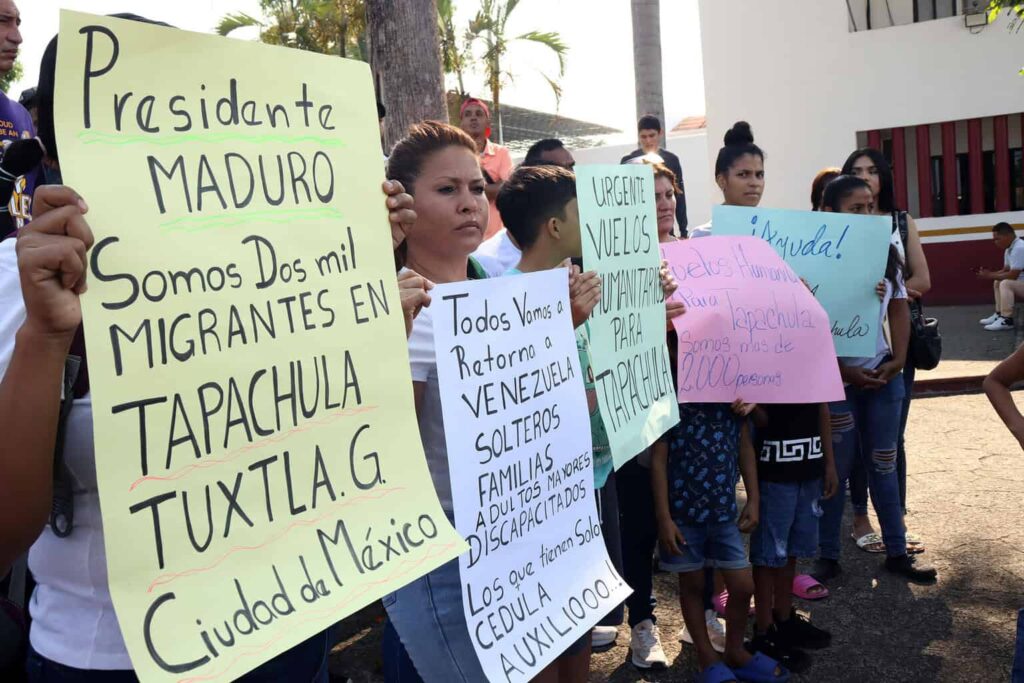 Venezolanos varados en Chiapas piden vuelos humanitarios para volver a su país