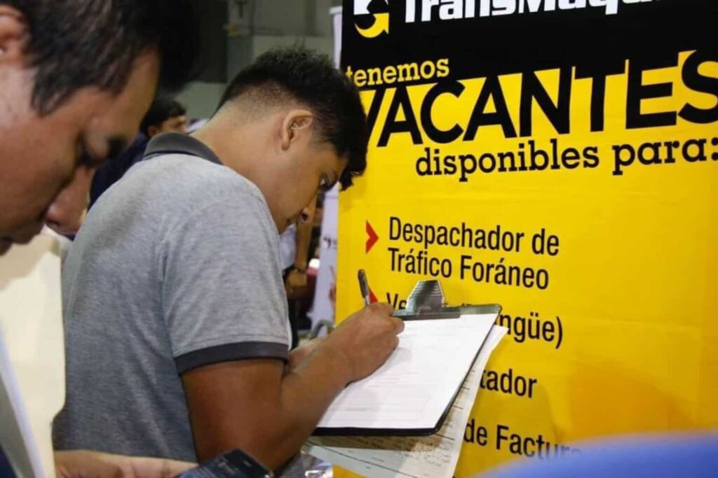 México realizará 400 ferias de empleo con 100 mil vacantes
