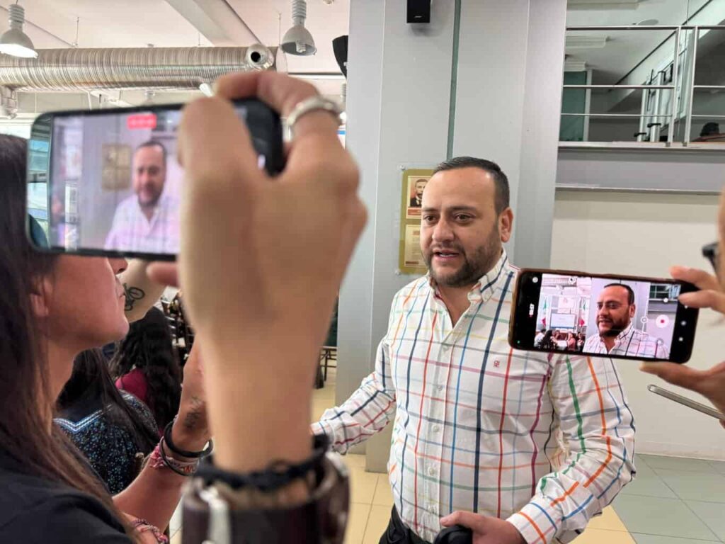 “Si no va a defender a los chihuahuenses que se dedique a otra cosa”: Medina a Estrada en encontronazo por gusano barrenador