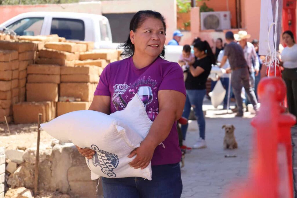 Reparten toneladas de maíz y frijol a 163 familias de Chínipas