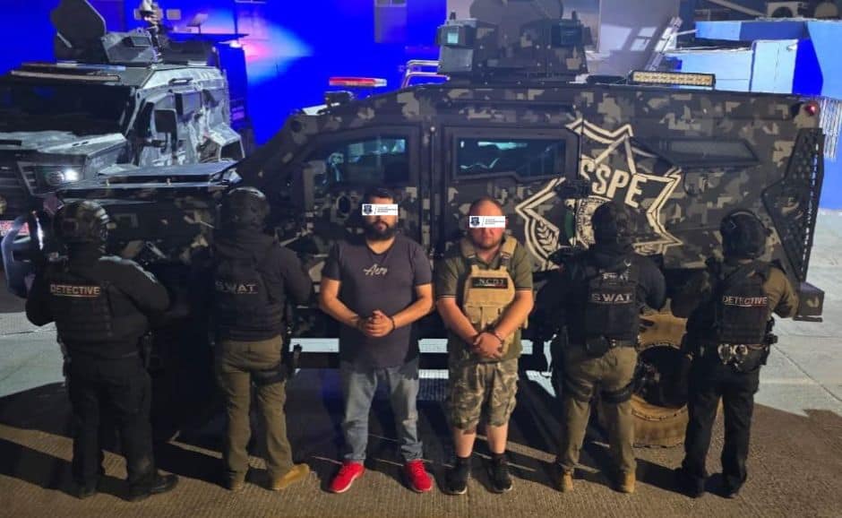 Capturan a dos hombres armados a bordo de un vehículo blindado en Cuauhtémoc