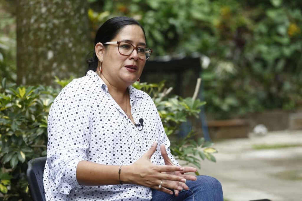 La detención de una activista salvadoreña genera una ola de llamados por su libertad