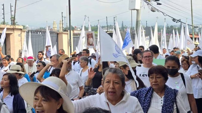 realizan-en-cuernavaca-morelos-una-caminata-por-la-paz-miles-exigen-alto-a-la-violencia-en-el-pais.jpg Realizan en Cuernavaca, Morelos, una caminata por la paz; miles exigen alto a la violencia en el país