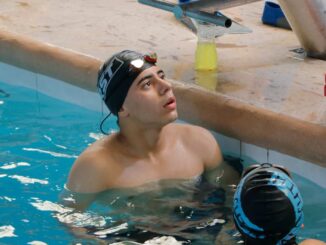 Joven usuario de la alberca ‘Niño Espino’ clasifica y se prepara para la Olimpiada Nacional 2025
