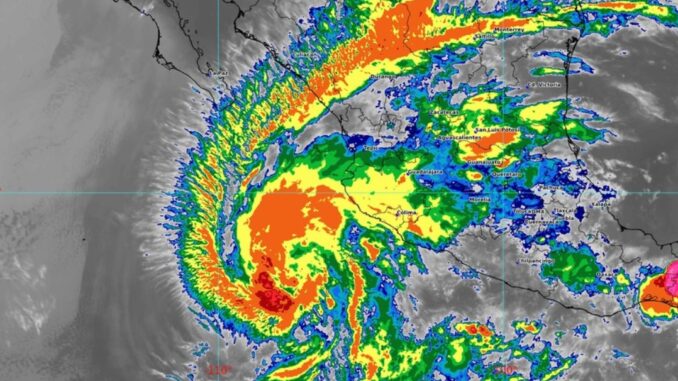 alvin-provocara-este-viernes-lluvias-y-oleaje-en-el-occidente-de-mexico.jpg «Alvin» provocará este viernes lluvias y oleaje en el occidente de México