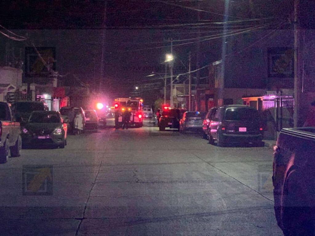Incendio en casa habitación de colonia Santa Cecilia moviliza a cuerpos de emergencia