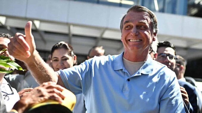 bolsonaro-sale-del-hospital-tras-semanas-ingresado-por-una-cirugia-intestinal.jpg Bolsonaro sale del hospital tras semanas ingresado por una cirugía intestinal