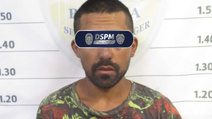 tras-persecucion-asegura-policia-municipal-a-un-hombre-por-posesion-de-vehiculo-con-reporte-de-robo.jpeg Tras persecución asegura Policía Municipal a un hombre por posesión de vehículo con reporte de robo