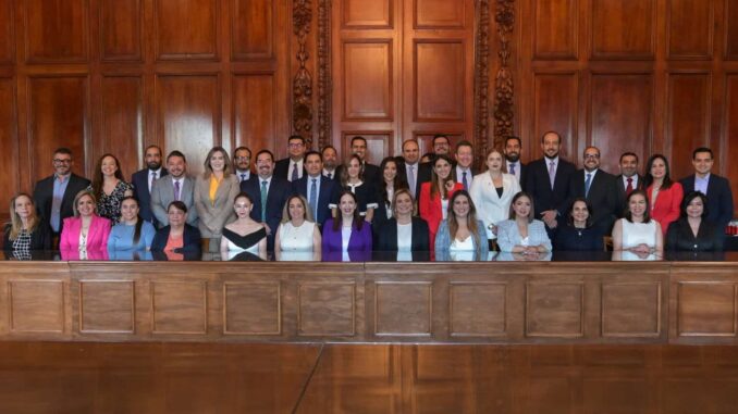 maru-campos-recibe-a-magistrados-electos-en-palacio-de-gobierno.jpeg Maru Campos recibe a magistrados electos en Palacio de Gobierno