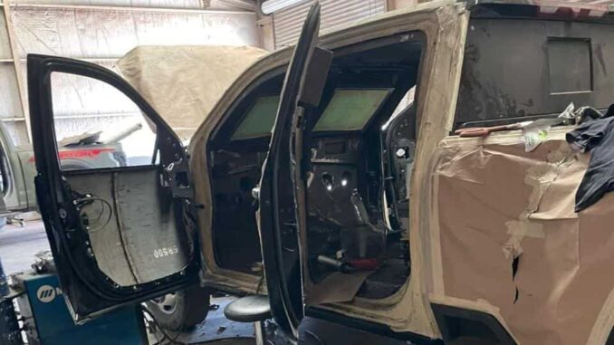 desmantelan-taller-clandestino-dedicado-al-blindaje-ilegal-de-vehiculos-en-ojinaga.jpeg Desmantelan taller clandestino dedicado al blindaje ilegal de vehículos en Ojinaga