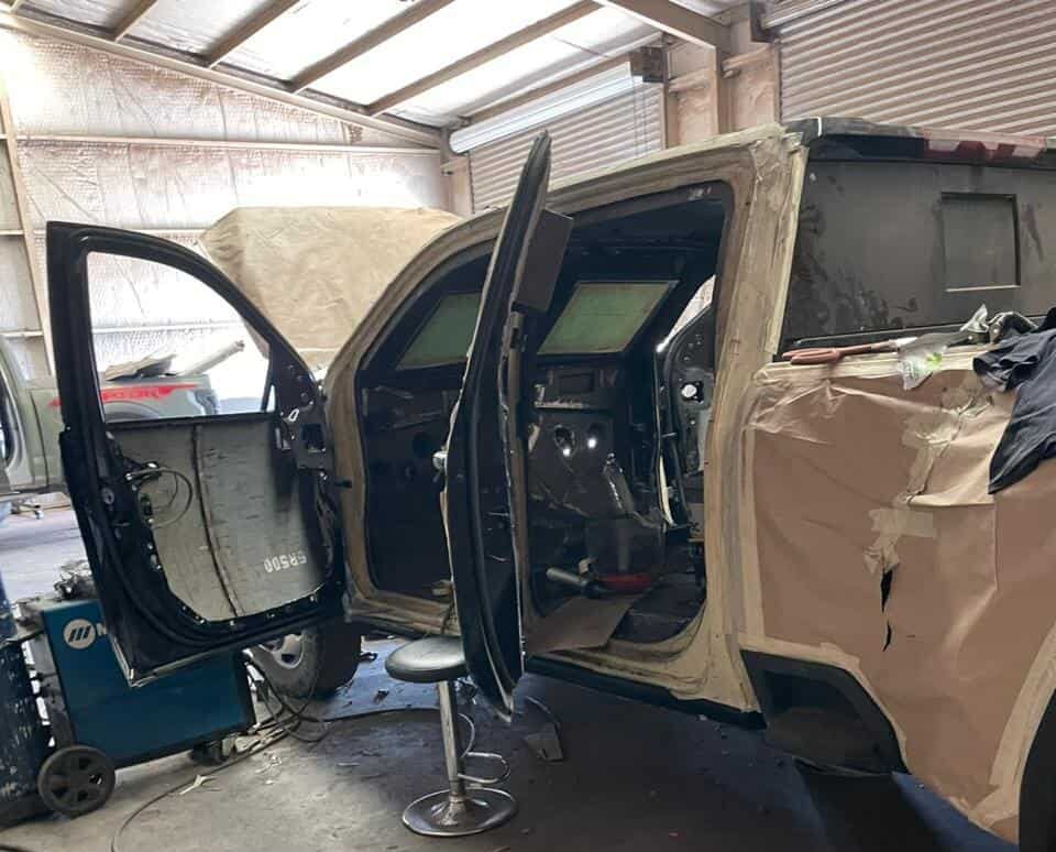 Desmantelan taller clandestino dedicado al blindaje ilegal de vehículos en Ojinaga