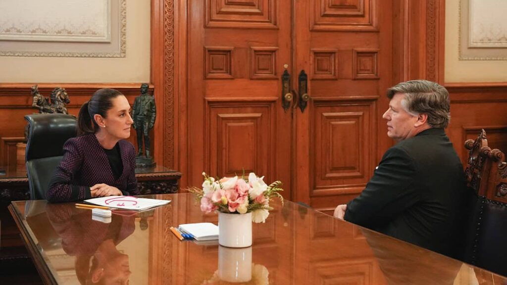 Sheinbaum le expresó a Landau su rechazo a redadas migratorias en EE.UU.