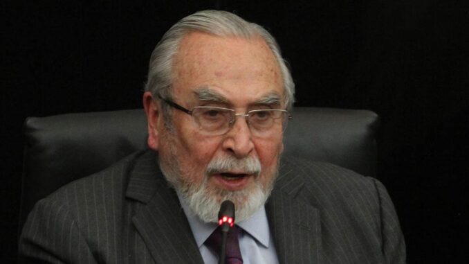 abuchean-a-bernardo-batiz-en-ceremonia-de-la-judicatura-federal.jpg Abuchean a Bernardo Bátiz en ceremonia de la Judicatura Federal