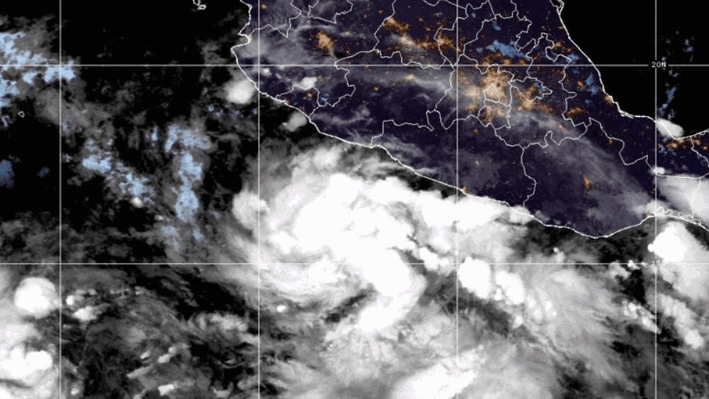 Surge la tormenta tropical Bárbara en costas de Guerrero; podría evolucionar a huracán