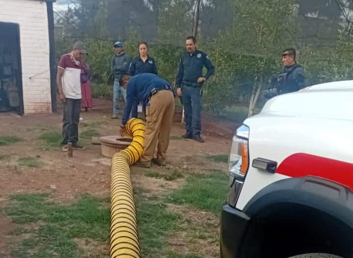 Corporaciones de rescate y auxilio, trabajan en rescate de niño que cayó en un pozo