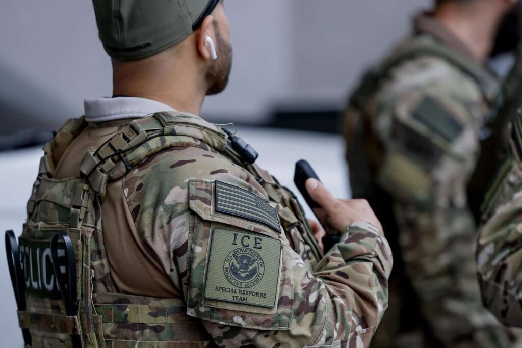 Suben a 222 mexicanos detenidos por redadas en EE.UU.