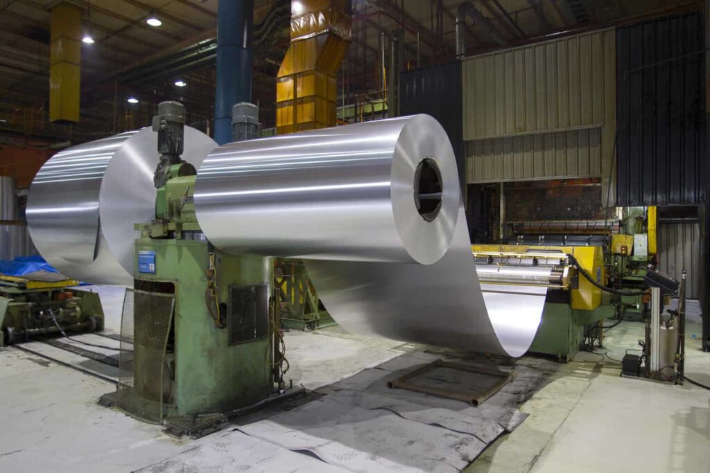 EE.UU. se dispone a doblar aranceles al acero y aluminio entre dudas sobre la negociación