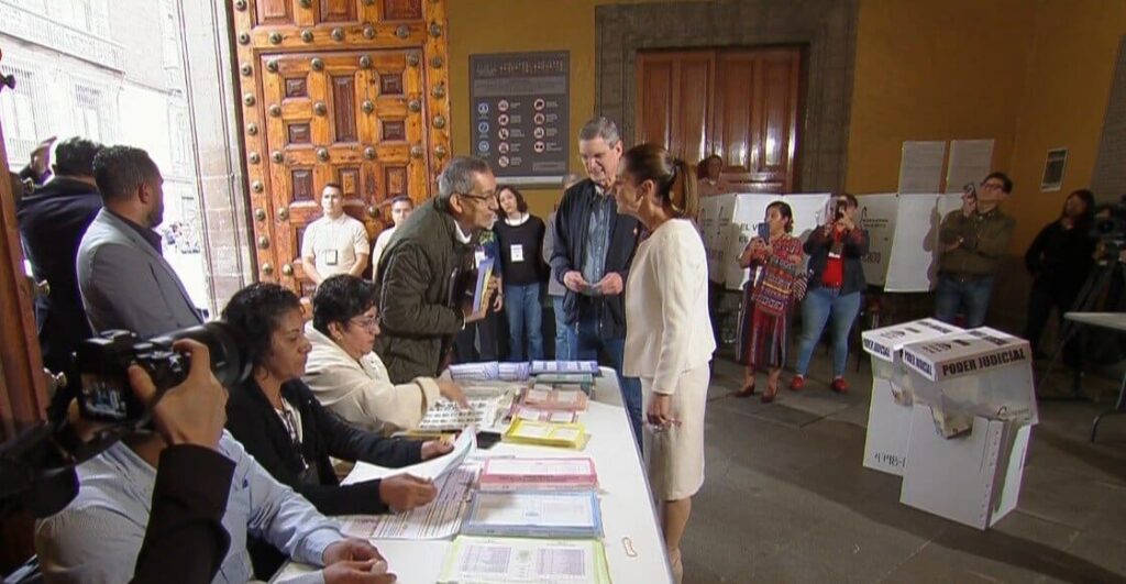presidenta Claudia Sheinbaum vota en las elecciones judiciales