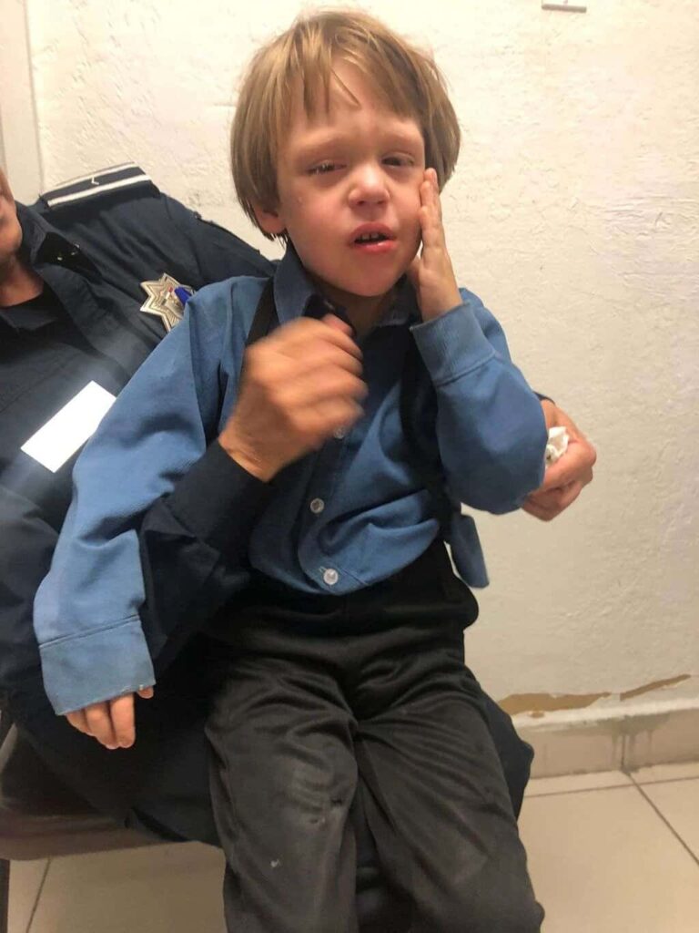 Buscan a familia de niño de 4 años extraviado en la avenida Insurgentes