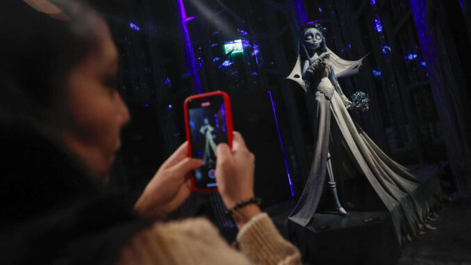el-laberinto-de-tim-burton-llega-a-mexico-una-encrucijada-analogica-de-su-universo.jpg ‘El Laberinto’ de Tim Burton llega a México, una encrucijada analógica de su universo