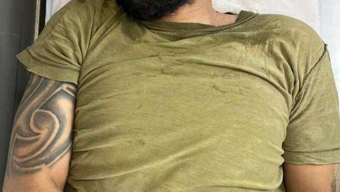 neutralizan-y-arrestan-a-hombre-por-agredir-a-policia-durante-intervencion.jpg Neutralizan y arrestan a hombre por agredir a policía durante intervención