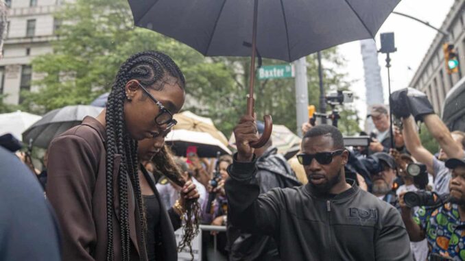 el-jurado-alcanza-un-veredicto-parcial-sobre-diddy-combs-y-delibera-de-nuevo-manana.jpg El jurado alcanza un veredicto parcial sobre ‘Diddy’ Combs y delibera de nuevo mañana