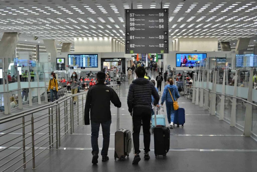 Surge el Grupo Aeroportuario Marina; controlará al AICM y otras terminales