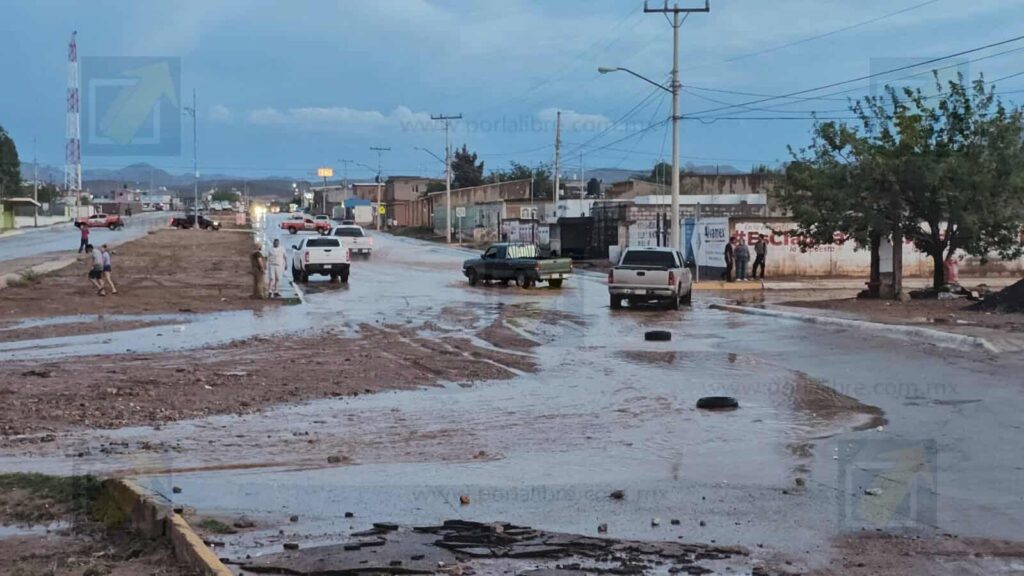 Lluvias intensas provocan afectaciones y movilización de cuerpos de emergencia en el sur de la ciudad